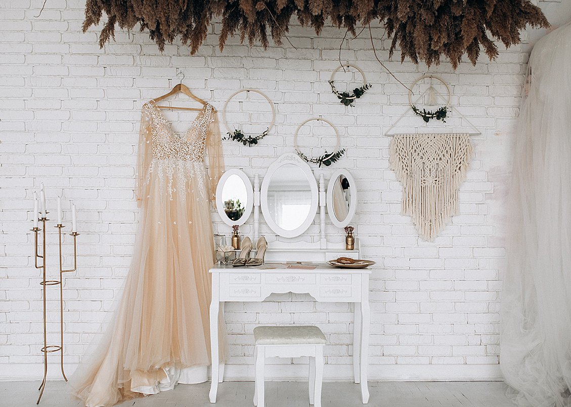 Preparation of the bride for the wedding in the most delicate th